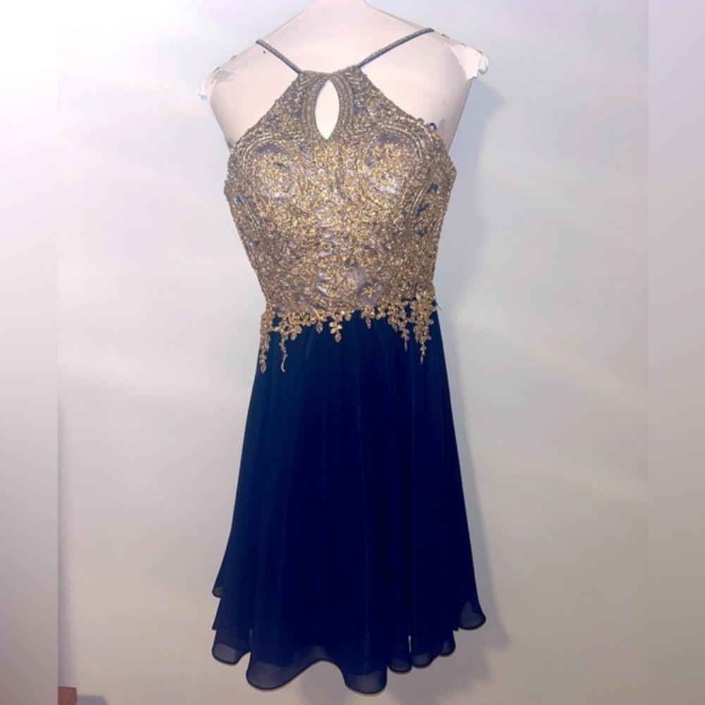 Let’s unique, rare dress. size xs. homecoming, formal, prom, black tie